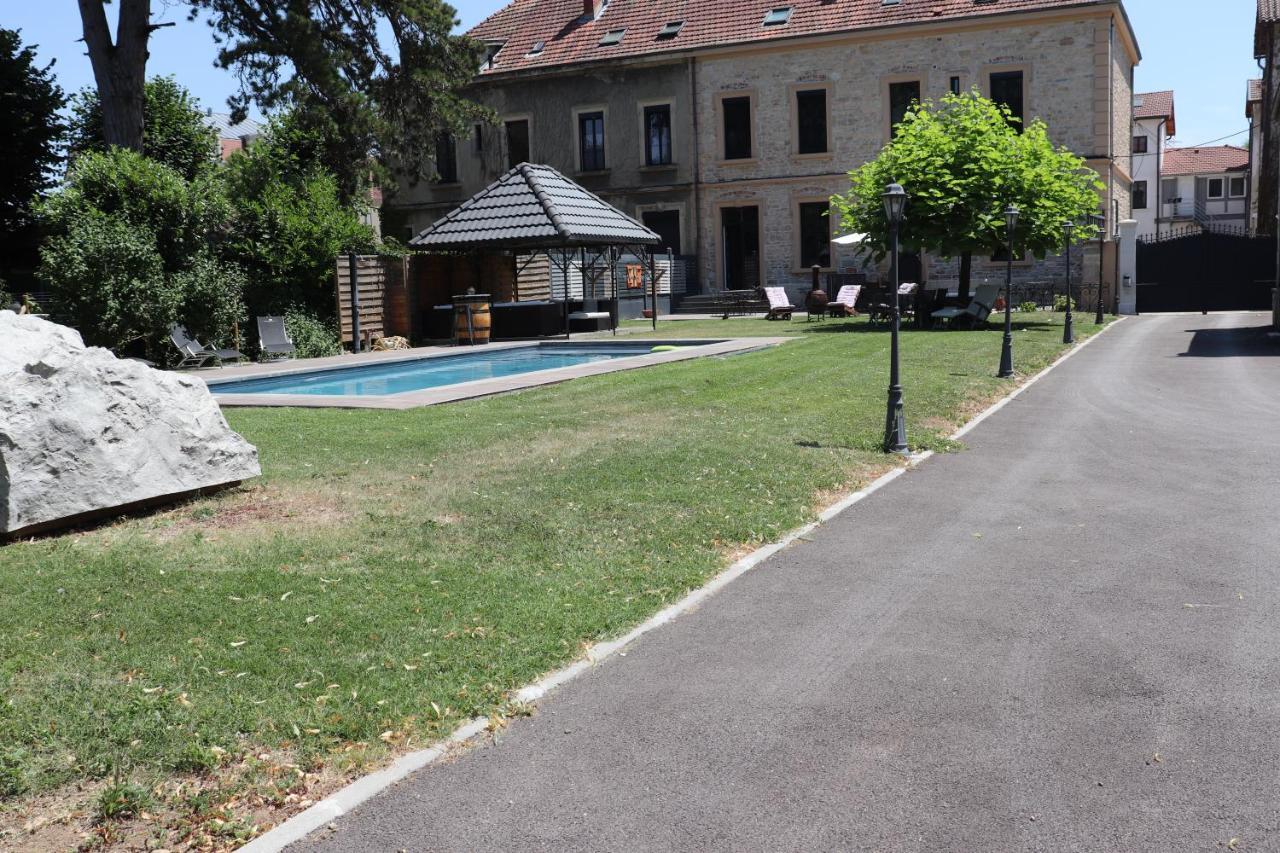 Les Tourelles Otel Dış mekan fotoğraf